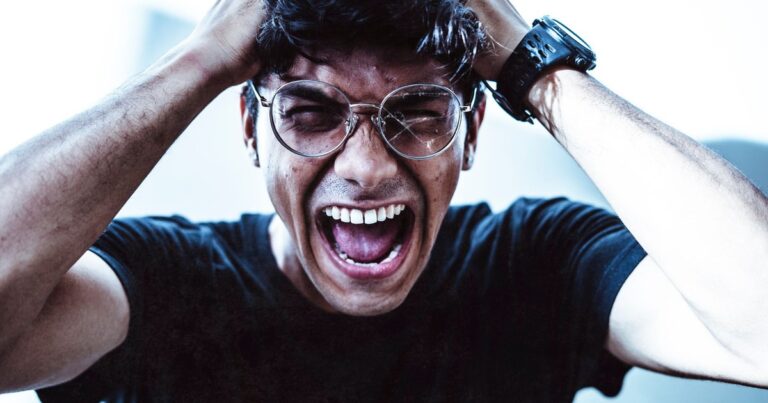 17 Calm Responses to Rude People That Actually Work (and shut them down) - Featured image