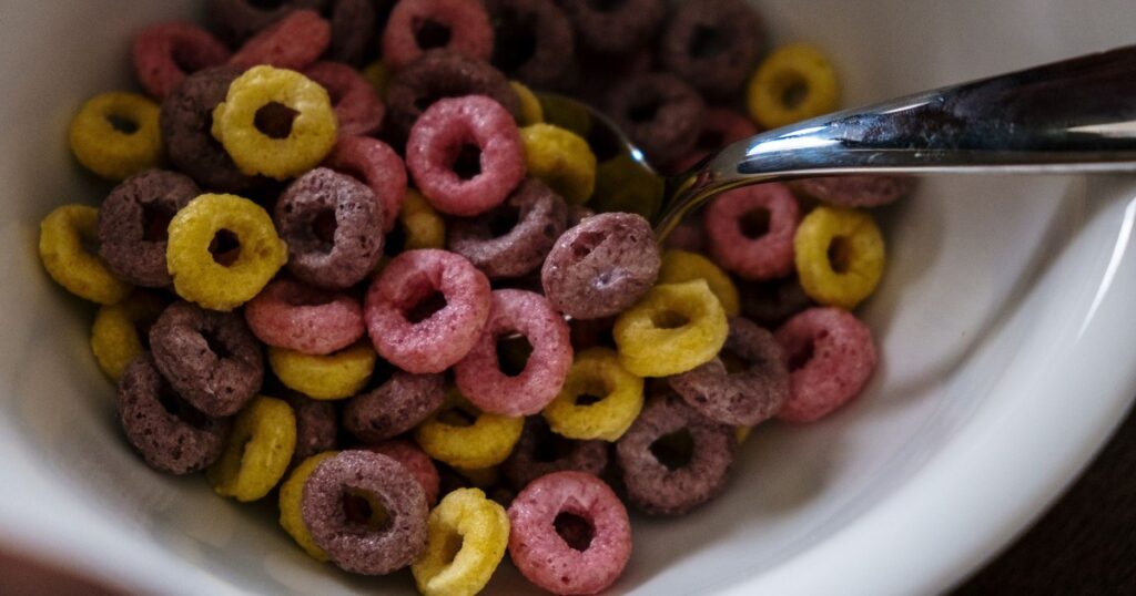 Kellogg is ditching artificial dyes from all its cereals by end of the year - Featured image