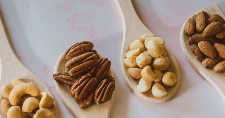 10 Foods Nutritionists Say Work Like Natural Antidepressants - Featured image