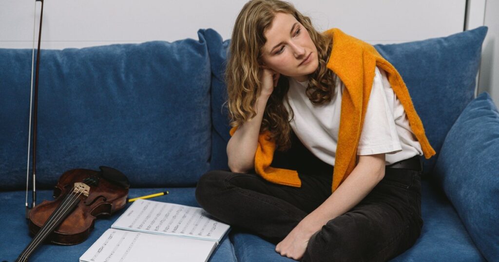 9 Things People Quietly Stop Caring About When Depression Sets In - Featured image